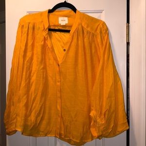 lightweight button down top